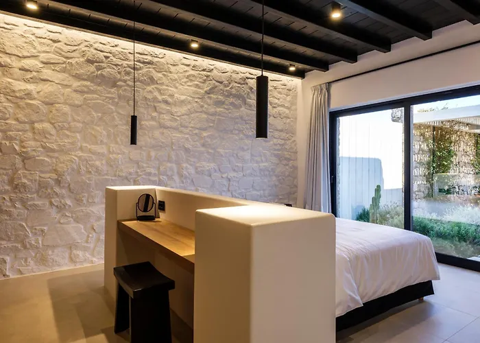 Amnos Mykonos - A Blue Eye Collection كالافاتيس