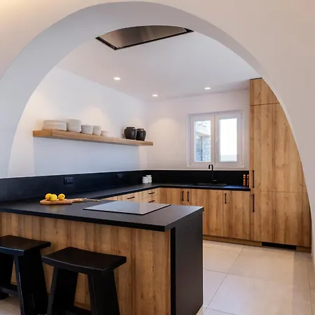 Amnos Mykonos - A Blue Eye Collection カラファティス