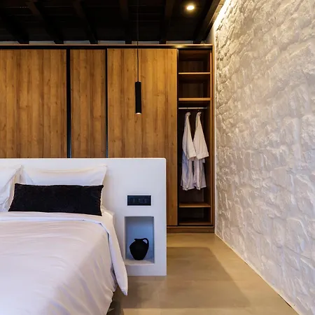 Amnos Mykonos - A Blue Eye Collection * カラファティス