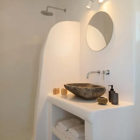 Amnos Mykonos - A Blue Eye Collection カラファティス